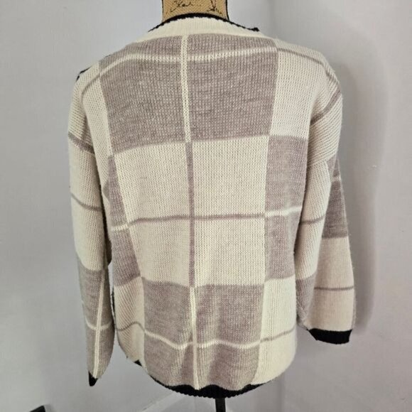Vintage 80s Spunky Artsy Flower Plaid Cream Gray Sweater - Picture 3 of 12